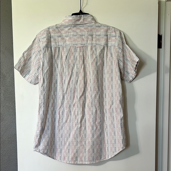 White and Blue Casual Button Down Shirt with Geometric Texture - Picture 5 of 8